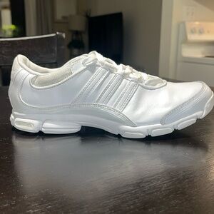 Adidas Women's Cheer Sport Cross-Trainer Shoe. White on White Size 9